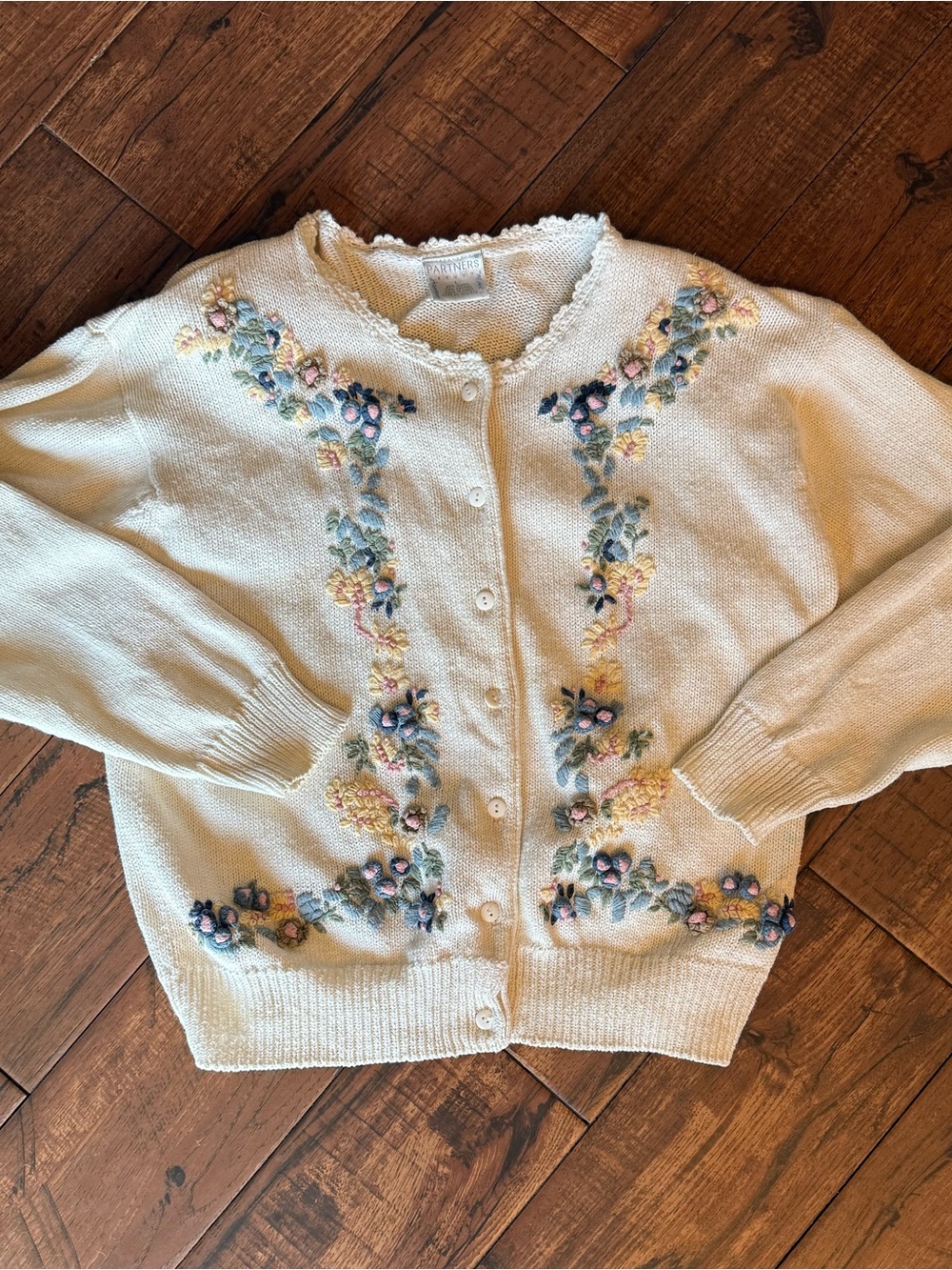Vintage Partners Mervyn’s Ramie Cotton Floral Embroidered Cottagecore Caridgan